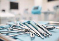 Chirurgia stomatologiczna – co powinieneś wiedzieć przed zabiegiem?